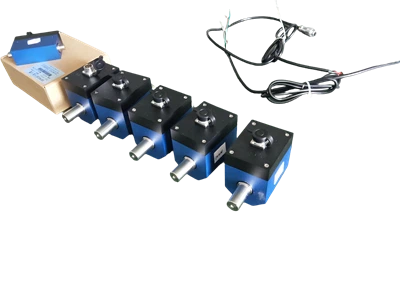 Dynamic tog transducer með tengingum við kvörðun um skiptilykil